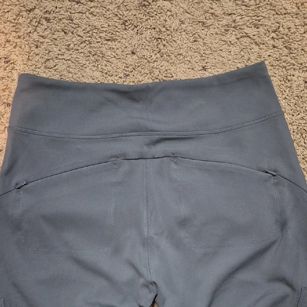 Athleta Headlands Hybrid High Rise Cargo Legging - Picture 4 of 6